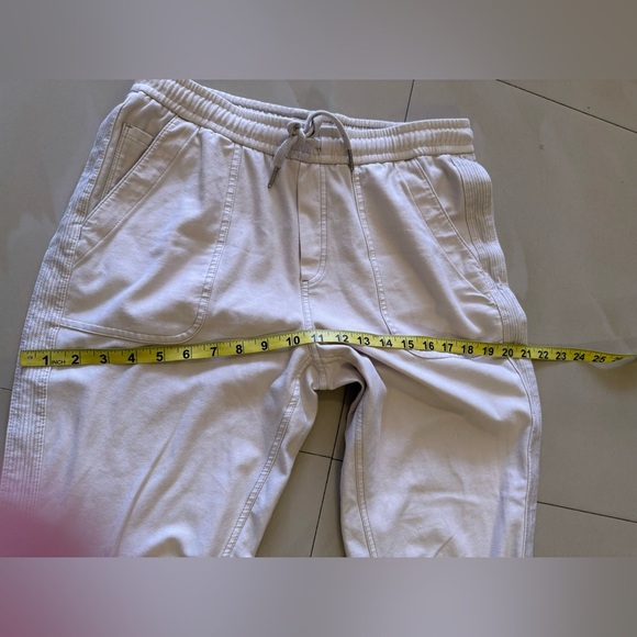 Athleta Farallon jogger pants 8 Light gray Tapered crop Elastic waist Pockets - Picture 12 of 16